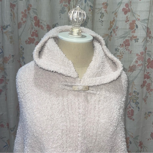 Barefoot Dreams Cozychic Hooded Cape in Stone Shawl Wrap O/S - Picture 4 of 12